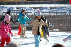 みんな真剣に滑っています