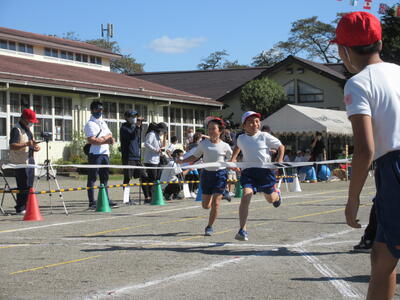 中学年徒競走